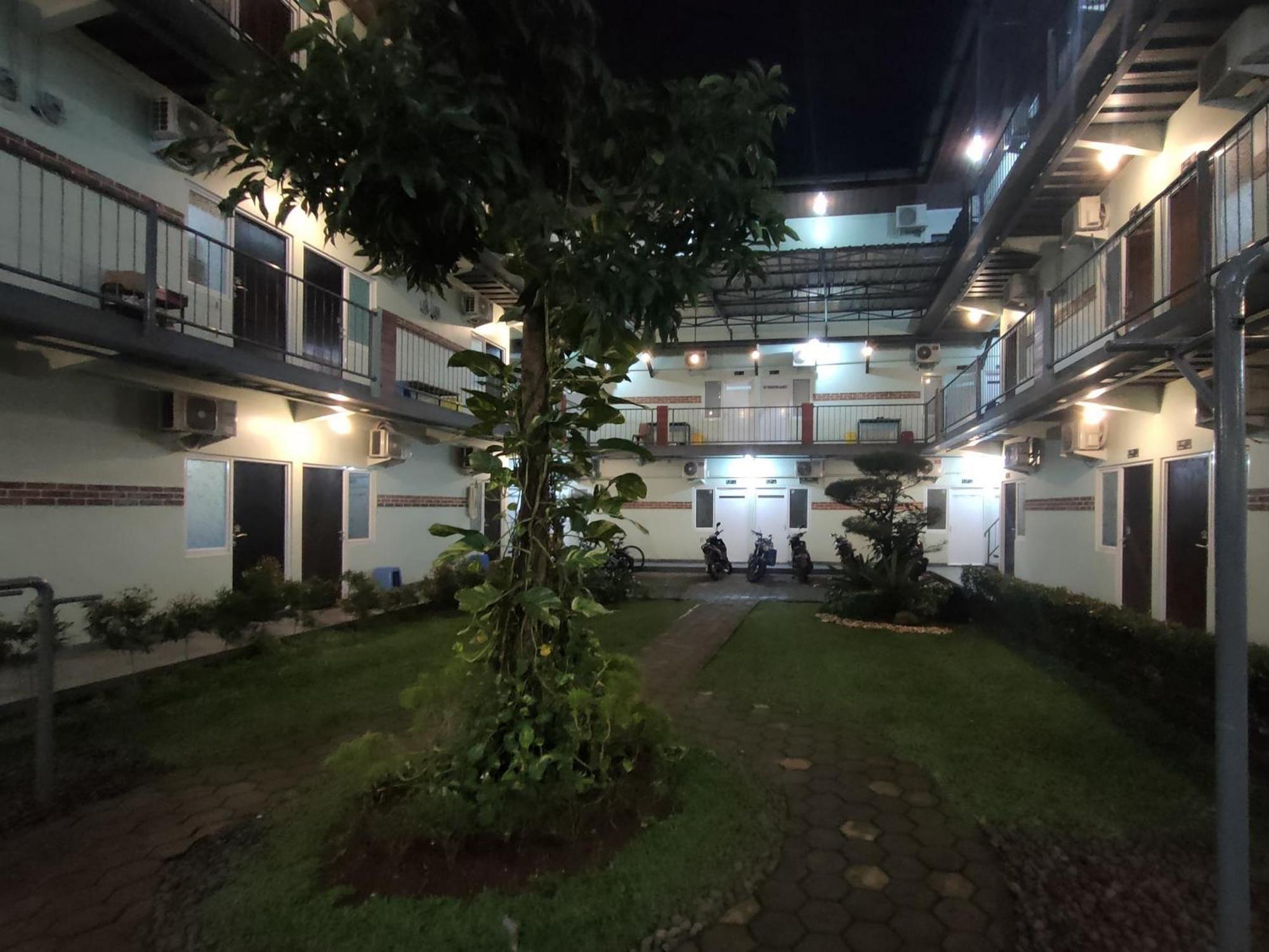 Puspiptek Residence Syariah Mitra Reddoorz Serpong Ngoại thất bức ảnh